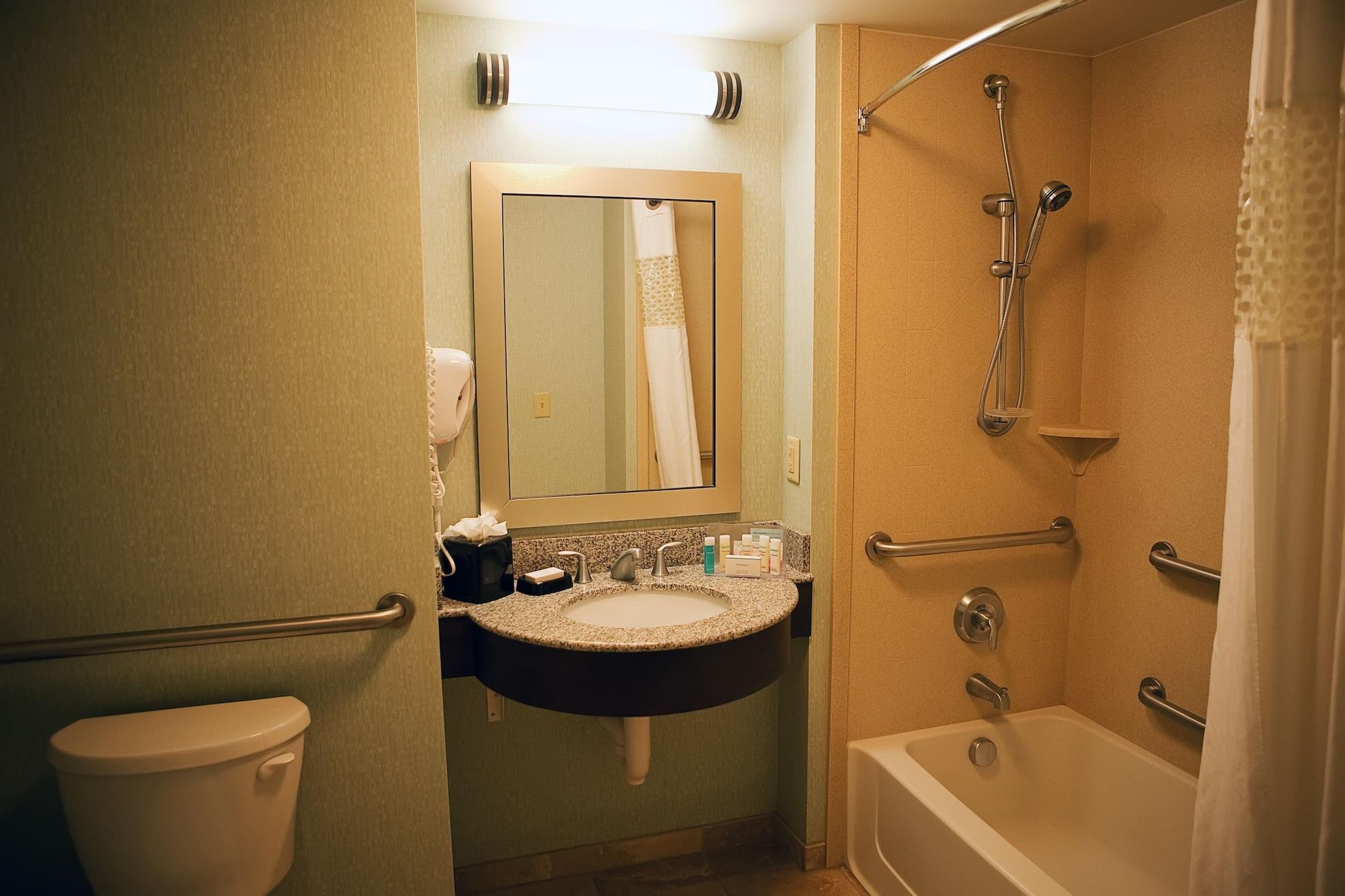 Hampton Inn Colby Eksteriør bilde