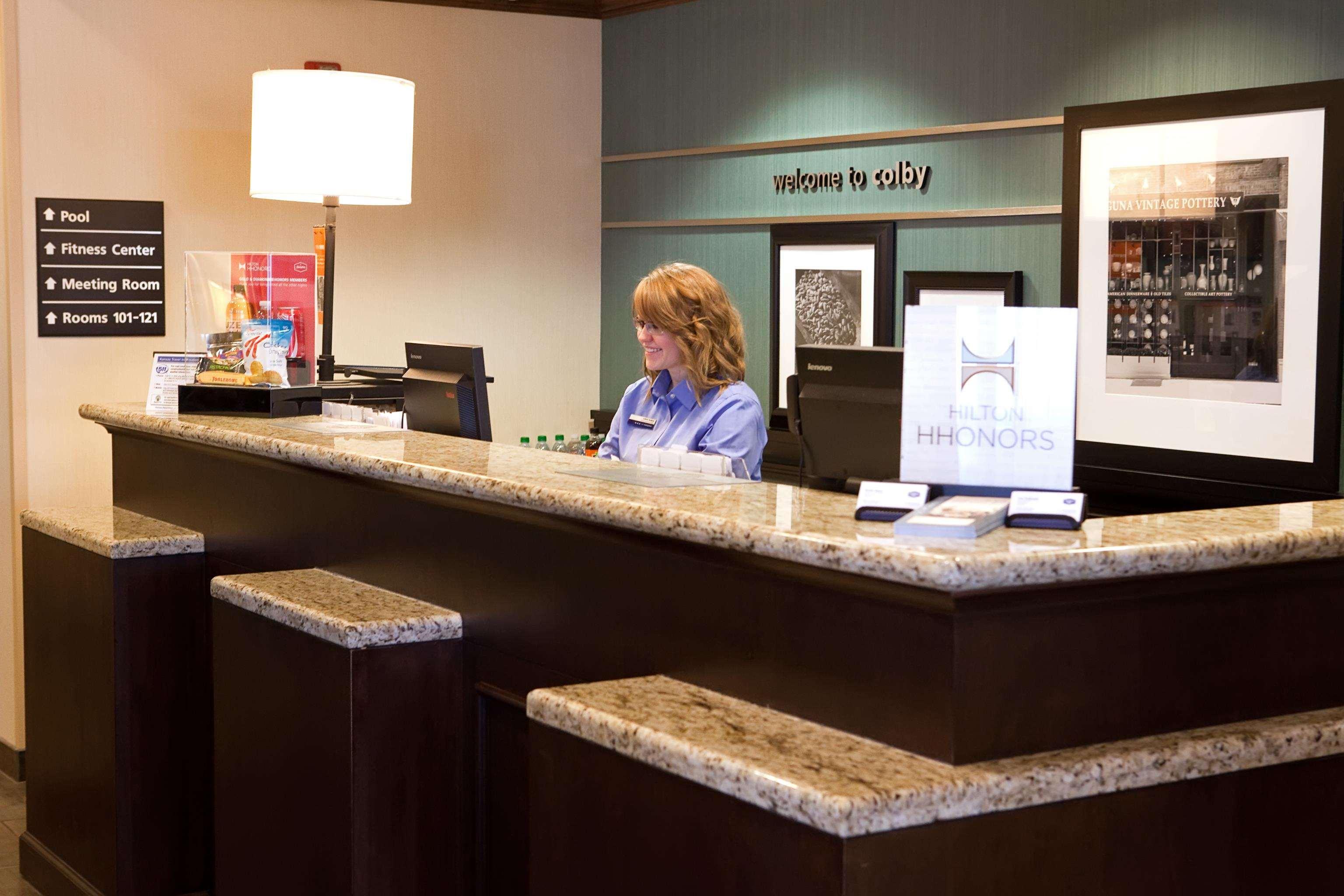 Hampton Inn Colby Eksteriør bilde