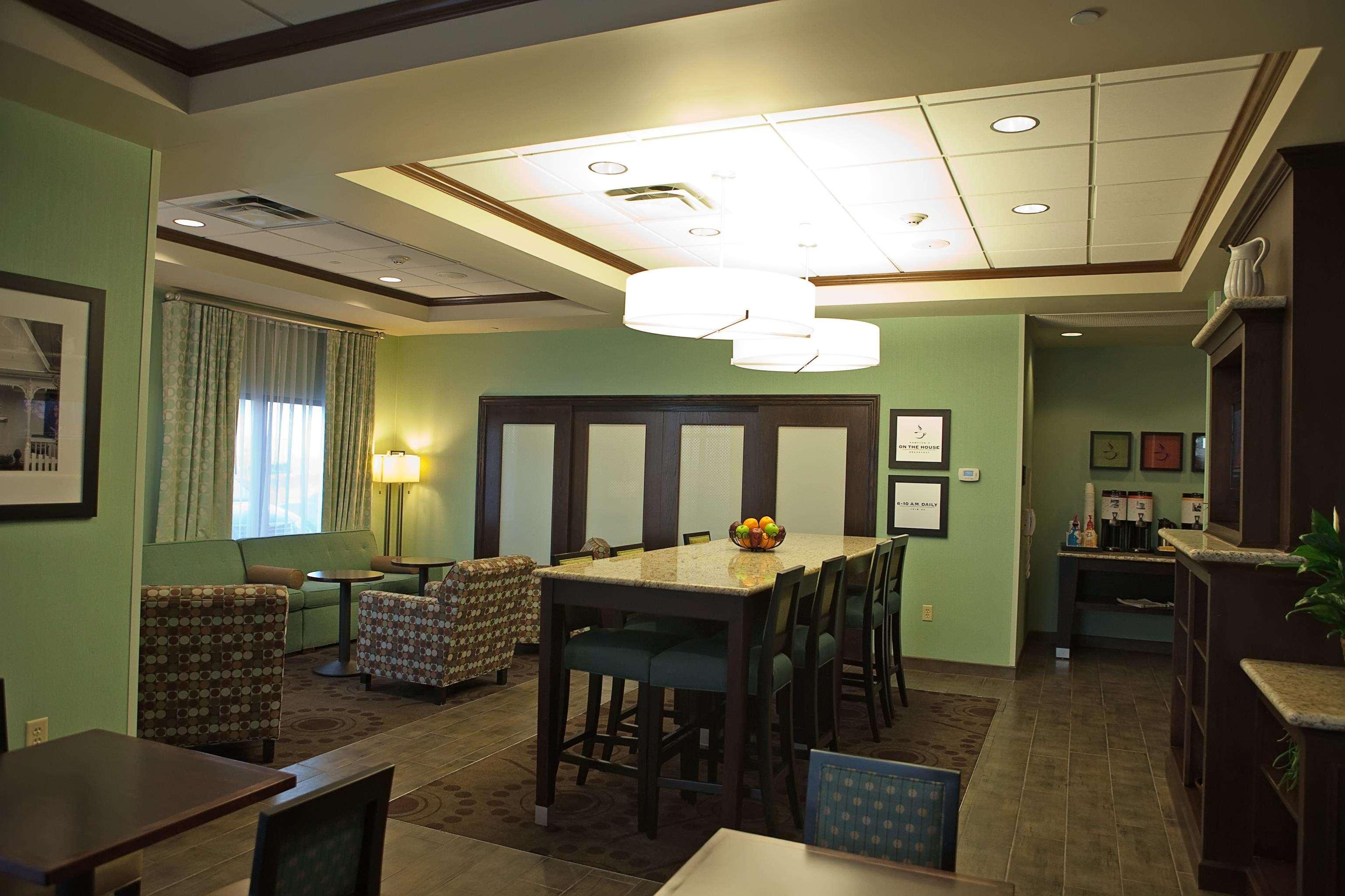 Hampton Inn Colby Eksteriør bilde