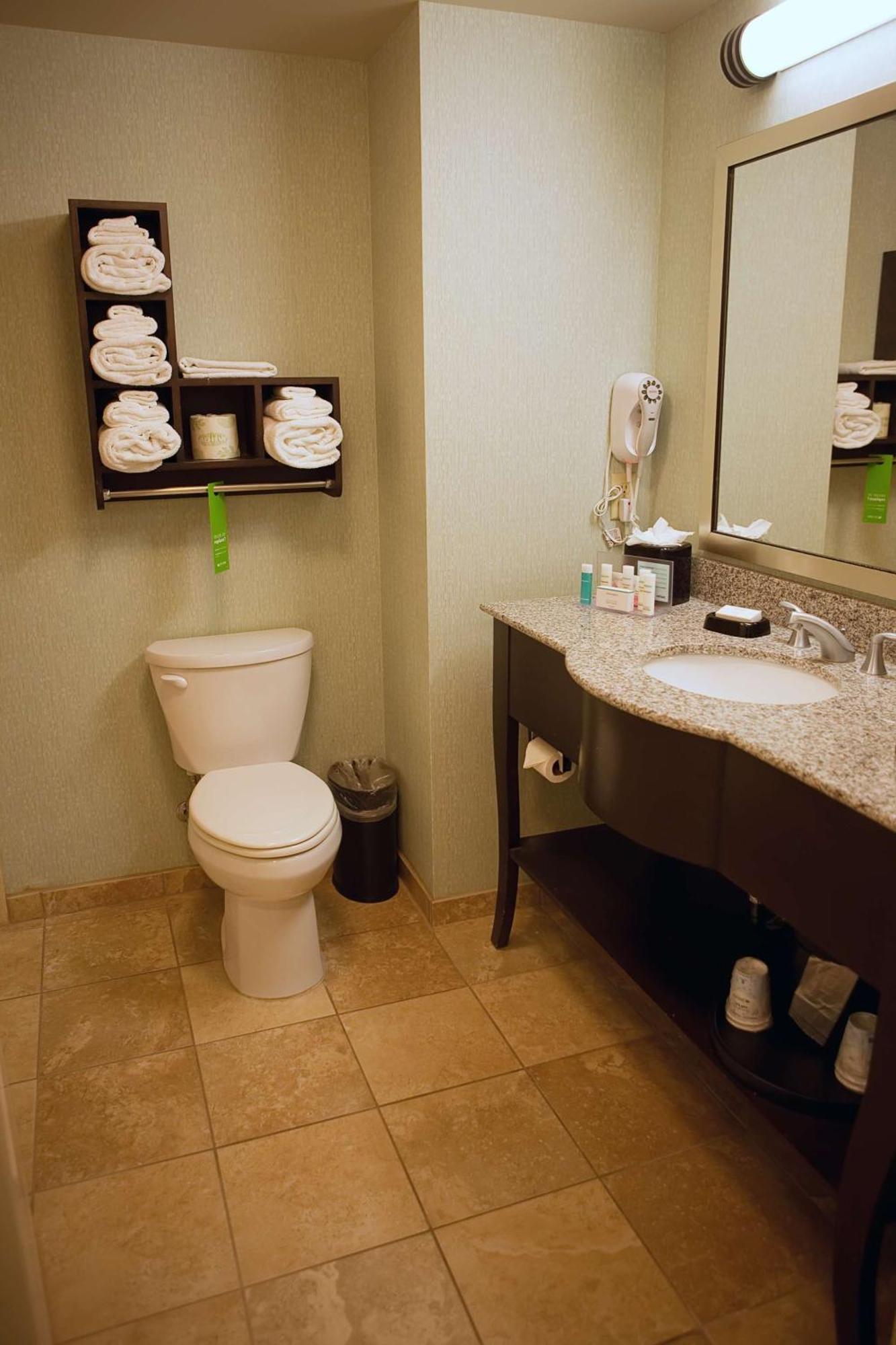 Hampton Inn Colby Eksteriør bilde
